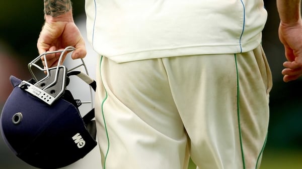 Delhi smog causes players to vomit on field