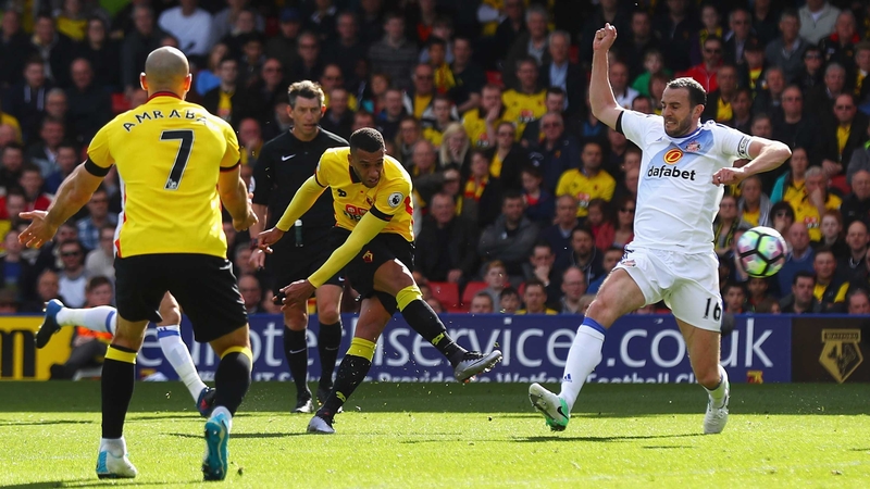 Etienne Capoue has a go in the first half