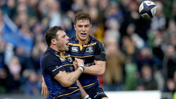 Robbie Henshaw celebrates his try