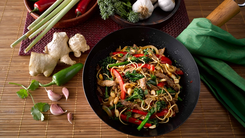 Lamb Stir-fry with Lemongrass and Peanuts
