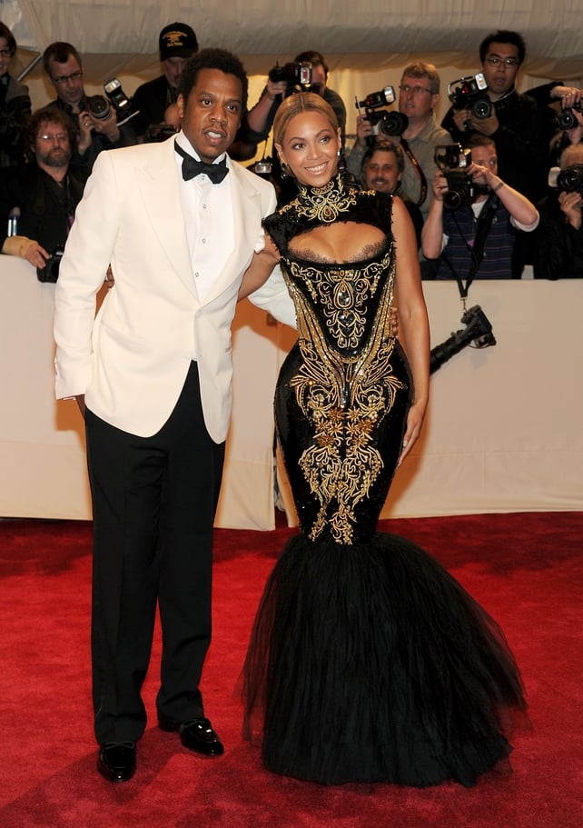 Jay Z and Beyoncé at the 'Alexander McQueen Savage Beauty' Met Gala 2011. B chose a stunning Emilio Pucci gown for the night.