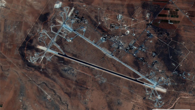 Ionsaí Mheiriceá ar bhunáit sa tSiria cáinte ag na Rúisigh