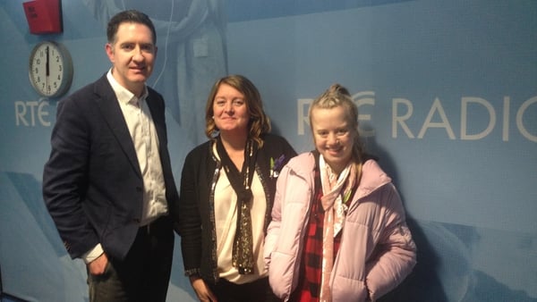 Cormac Ó hEadhra with Liz and Michaela Delaney, who shared their incredible story on organ donation.