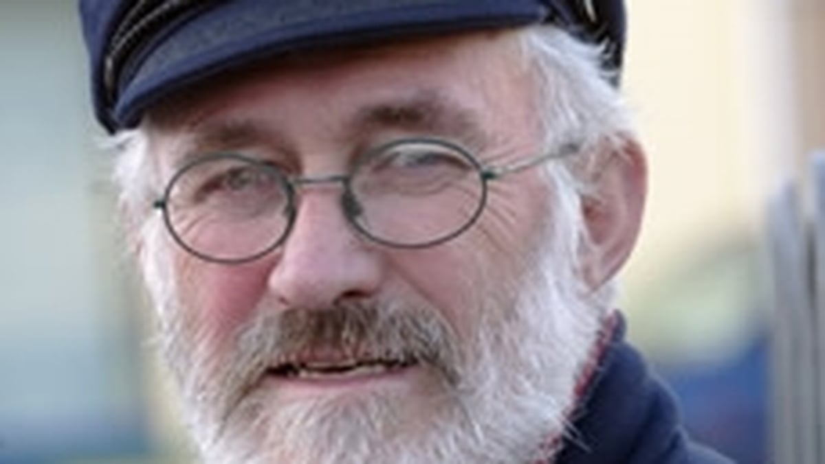 Donnchadh Ó hÉallaithe, Cathaoirleach, BÁNÚ.