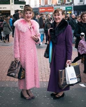 How could we not stop these glam sisters? Fab!