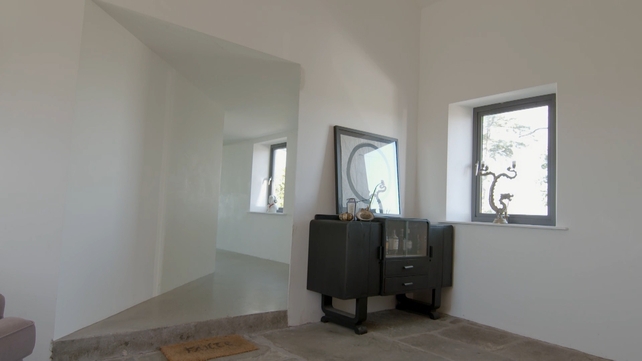 Louise and Dominic chose a minimalist interior design.