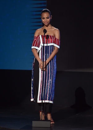The actress is stunning in this unusual and gorgeous number from Monse at the 2016 American Music Awards. She brought serious American vibes for the occasion!