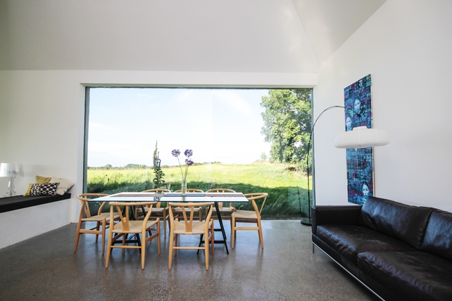 The judges fell in love with the enormous picture windows.