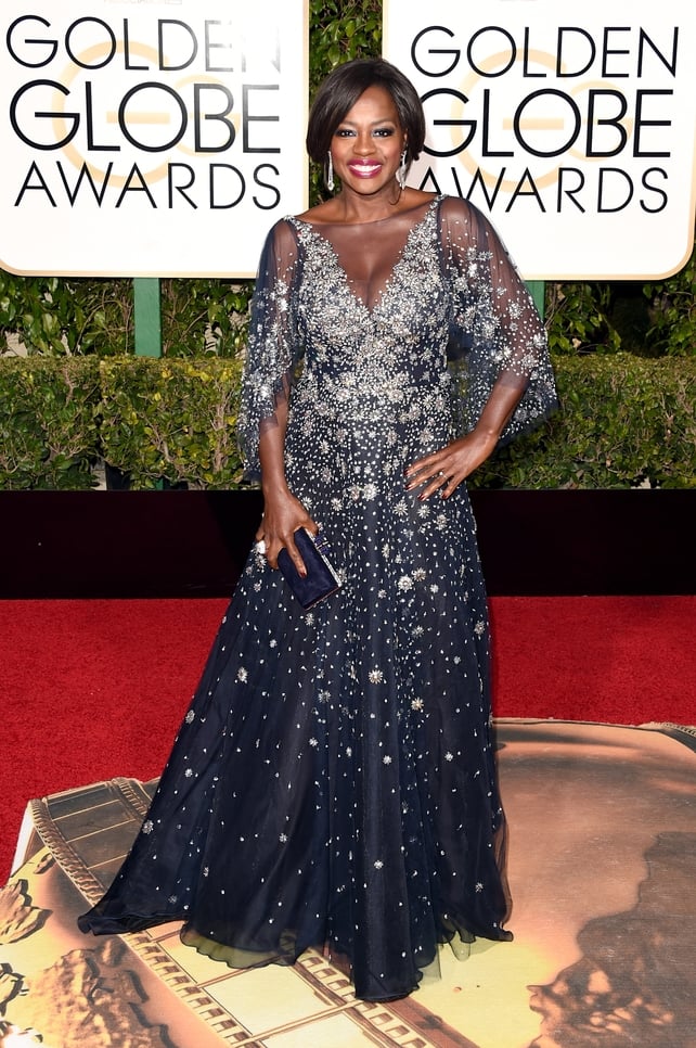 Ms Davis leaves us speechless in this starry Marchesa gown at the Golden Globes ceremony in 2016. We love this wide sleeves style!
