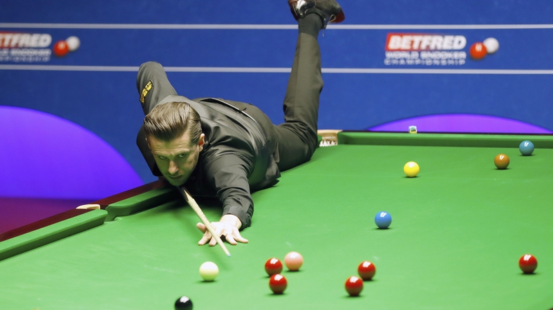 Mark Selby is on course to retain his title