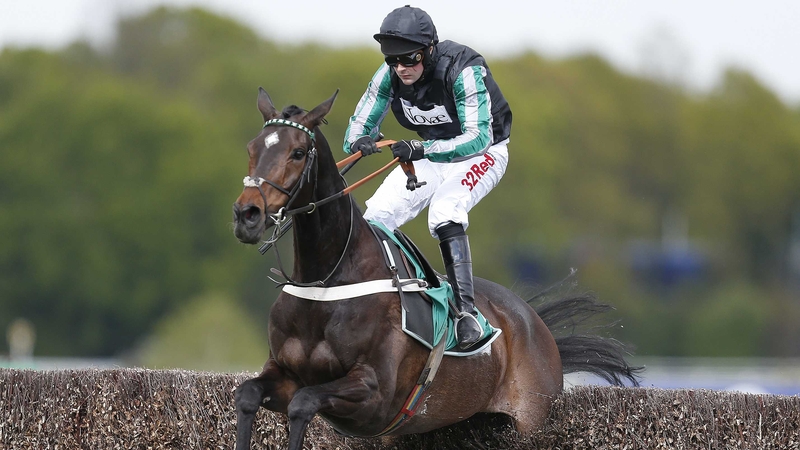 Altior produced another fine round of jumping for a comfortable win