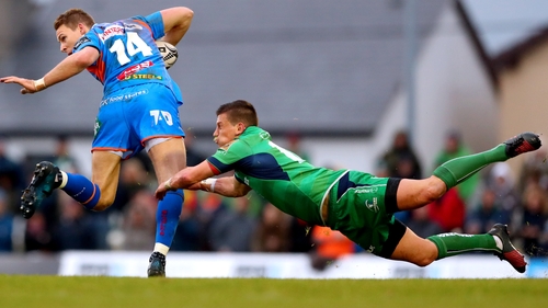 Liam Williams is tackled by Marnitz Boshoff