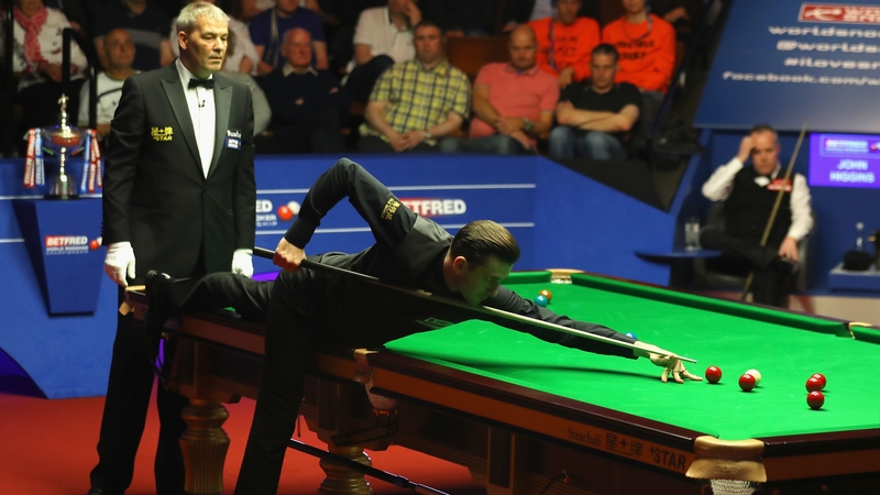 Selby trails Higgins 10-7 going into tomorow's session