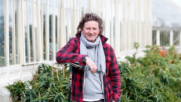 Super Garden is back with a brand new series in which five up and coming garden designers compete to showcase their garden at this year's 2017 Bloom Festival.