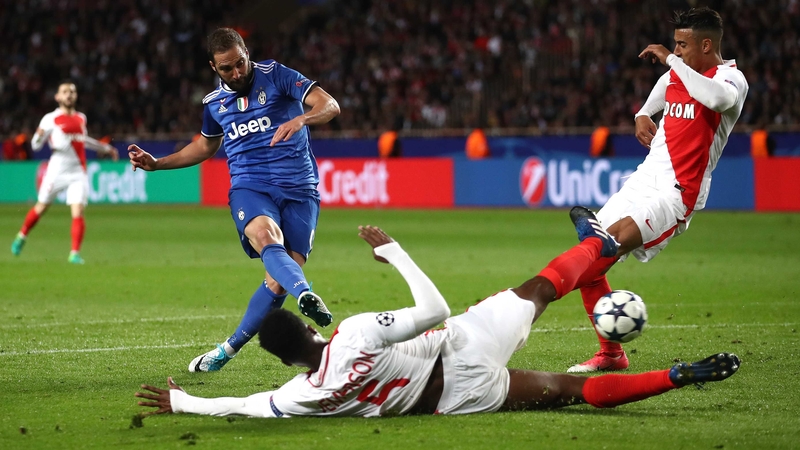 Gonzalo Higuain opens the scoring