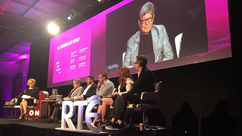 Chuir Michael Rosenblum tús bríomhar leis an gcaint agus é den tuairim láidir go bhfuil an iriseoireacht marbh agus gur na hiriseoirí a chur deireadh léi.