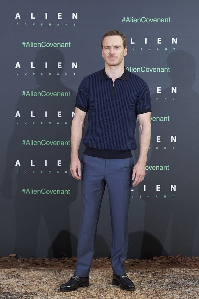 Last Monday at the 'Alien: Covenant' Madrid Photocall Michael Fassbender proved once again the polo shirt and loafers combo is one of his favourite looks...and ours too.