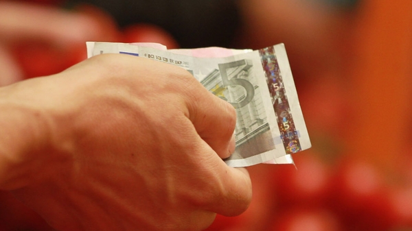 The average hourly rate of pay last year was €22.04