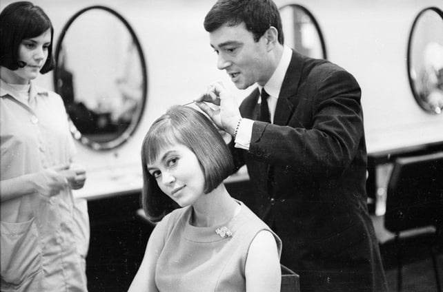 Vidal Sassoon creates a long bob with a soft fringe for actress Janette Scott (1963)