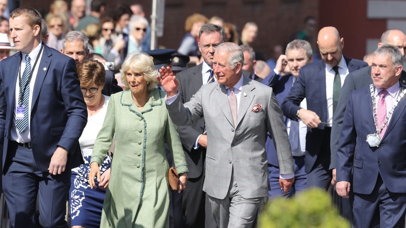 Thousands of well wishers lined the streets outside Kilkenny Castle