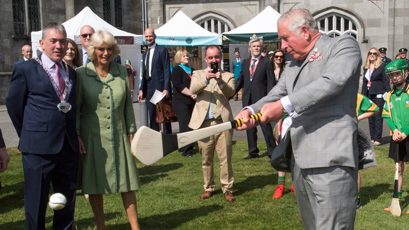 Prince Charles gave a sliotar a bash following a demonstration by former Kilkenny All-Star Henry Shefflin
