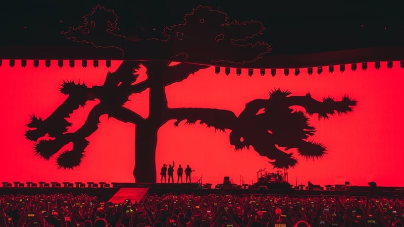 U2: under an Indian summer sky