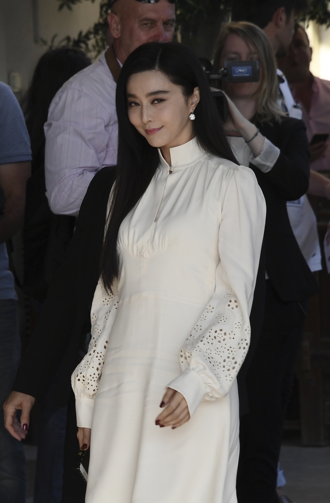 Day One - Wednesday May 17:
Chinese actress, and member of the Cannes jury, Fan Bingbing is already slaying in this white number.