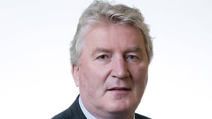 Eoghan Ó Neachtain, iar-cheannfort airm & preas-rúnaí rialtais.   show image