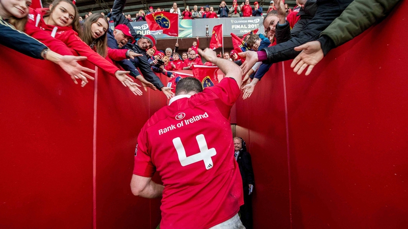 Donnacha Ryan salutes the fans as he leaves the field
