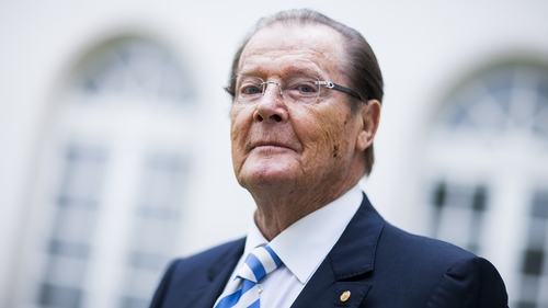 Roger Moore - Ní bheidh a leithéid ann arís