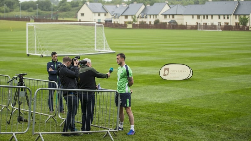 Long is interviewed by RTÉ's Tony O'Donoghue in Cork