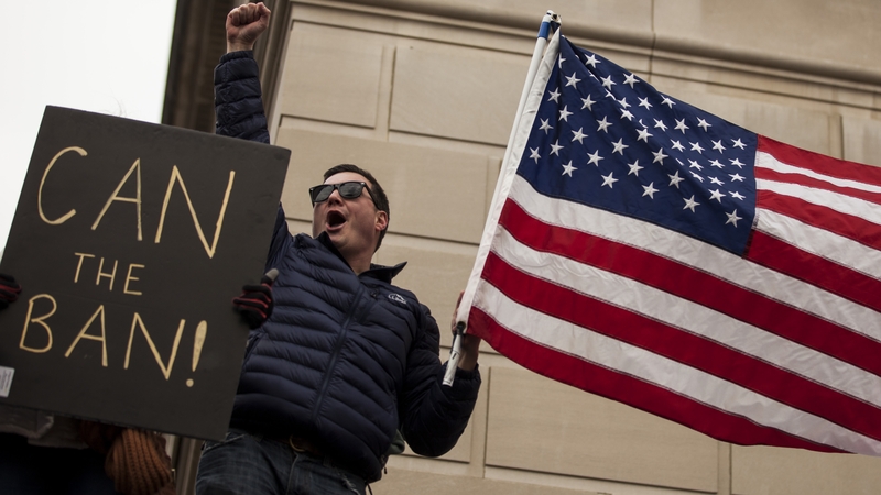 US appeals court refuses to reinstate travel ban