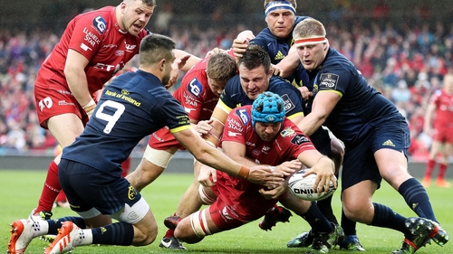 Beirne scores against Munster at the Aviva Stadium
