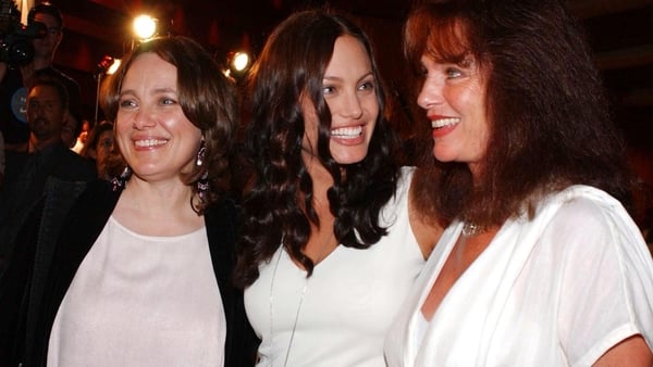 In a recent interview for the ELLE France Magazine, Angelina Jolie opens up about her late Mother Marcheline Bertrand: how she much misses her and how great her influence is on her own parenting.