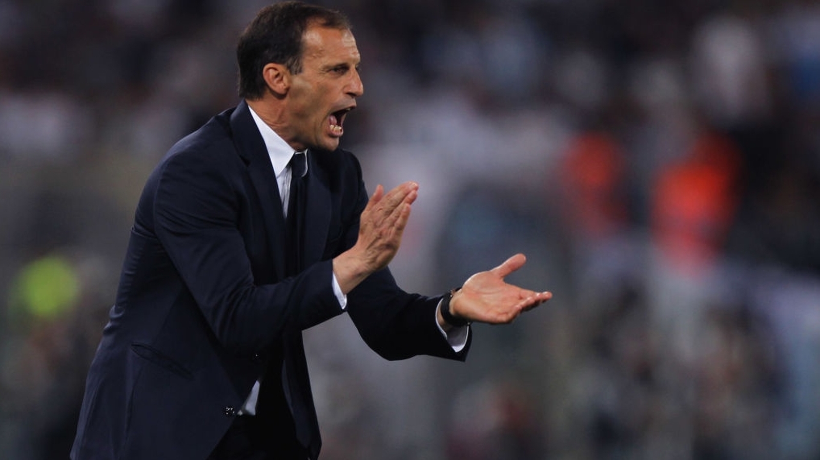 Diante do Frosinone, Massimiliano Allegri chegará a 400 jogos com a