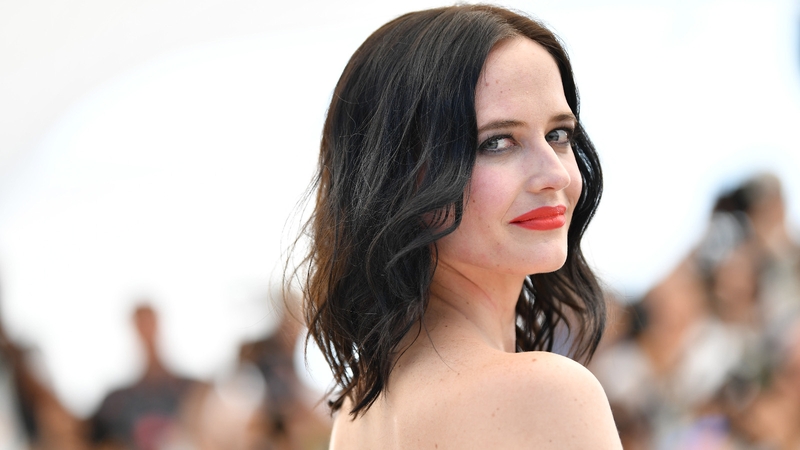 Eva Green reminded us how much she is beautiful at the Cannes Film Festival last week, presenting her movie 'Based On A True Story'.
