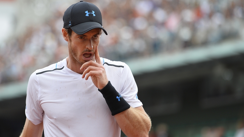 Top seed Murray advanced to the second week at Roland Garros