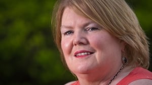 Máirín Uí Chéidigh : Tráchtaire ar ghnóthaí na Stáit Aontaithe. show image