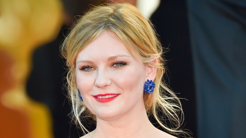 After hitting the Cannes Film Festival a few weeks ago for Cannes Best Director Sofia Coppola's new movie 'The Beguiled', Kirsten Dunst wore the perfect dress at the Hollywood Premiere last Monday.