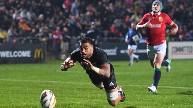 Liam Messam scores the first try of the game