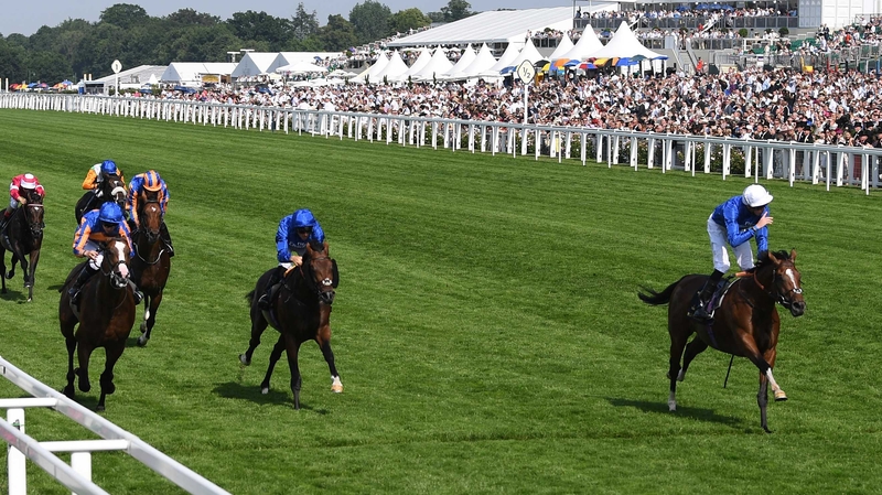 Churchill was 1-2 favourite but Barney Roy (r) took the honours