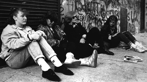 U2 fans 1990 © RTÉ Stills Library 0470/076