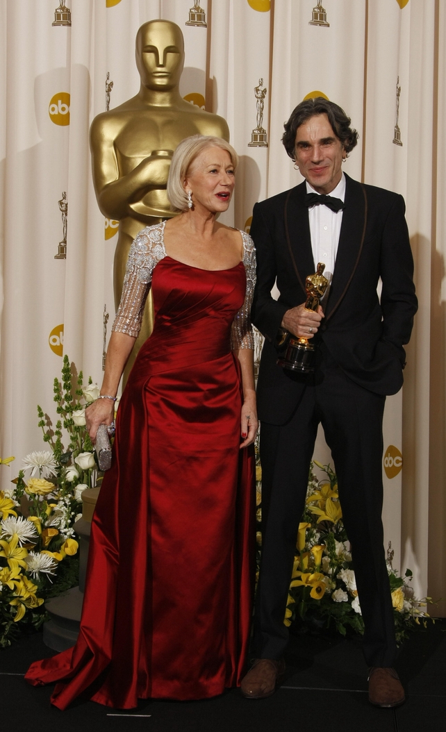 Daniel Day-Lewis winning his second Oscar in 2008 for Best Actor for 'There Will Be Blood' accompanied by actress Helen Mirren and looking very classy.