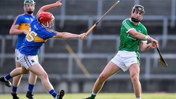 Tipperary's Willie Connors attempts to block down Barry Murphy