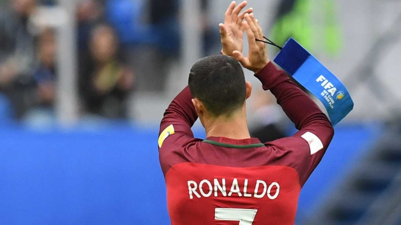 Crsitiano Ronaldo applauds the crowd