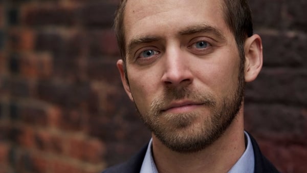 Aaron Parks leads a trio that doesn't break into a sweat, more inclined to subdued expressiveness