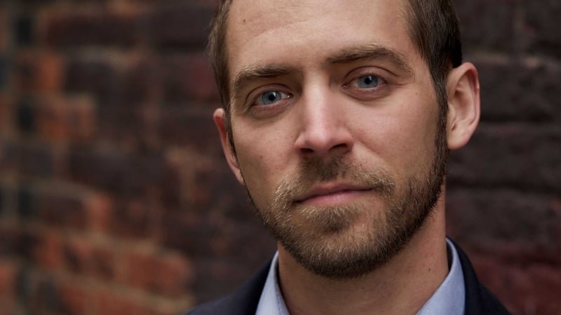 Aaron Parks leads a trio that doesn't break into a sweat, more inclined to subdued expressiveness