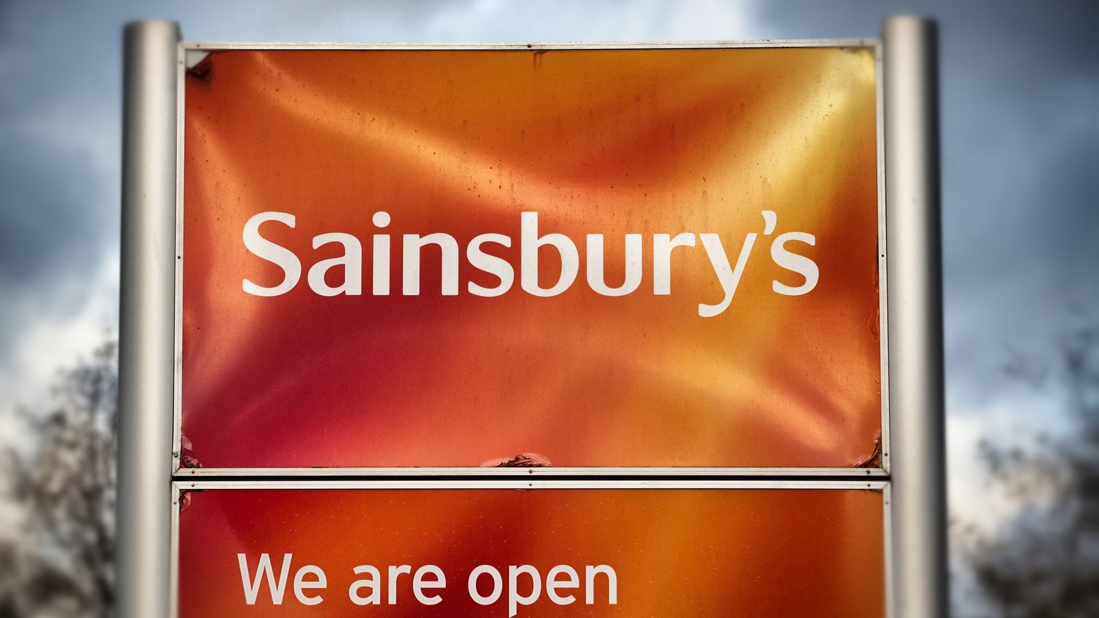 Qatar cuts Sainsbury's stake to 6.8%
