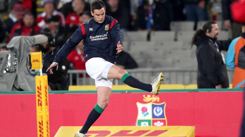 Jonathan Sexton warms up at Eden Park