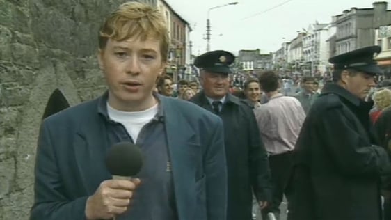 RTÉ reporter Gerry Reynolds in Thurles for Féile '92 (1992)